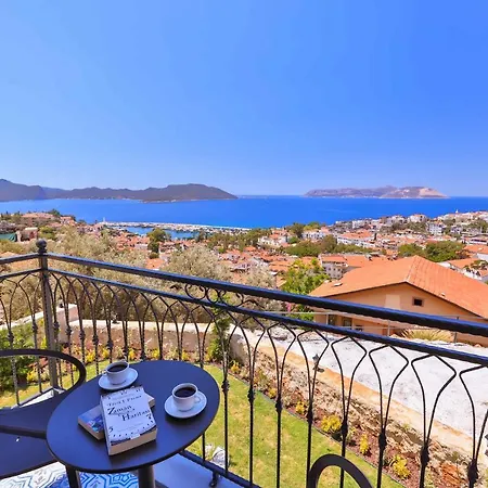 Ξενοδοχείο με διαμερίσματα Lobelya 4*